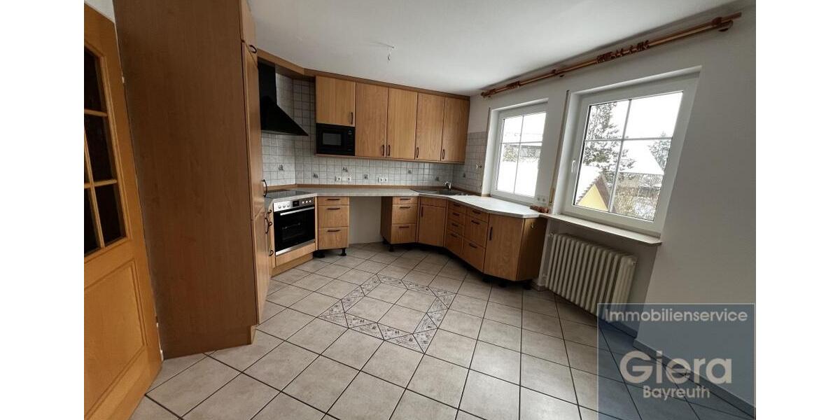 Etagenwohnung Neudrossenfeld - 3 Zimmer, 107 m&sup2;, 1.400&euro; | Angebot:25304925