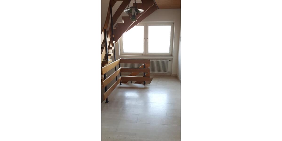 Einfamilienhaus Wirges - 9 Zimmer, 225 m&sup2;, 1.950&euro; | Angebot:24739341