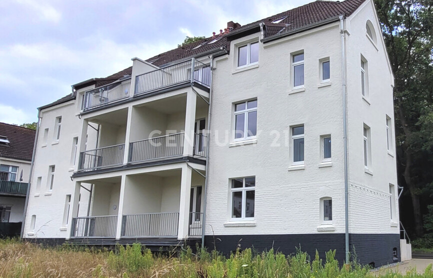 Sanierte Altbauwohnung mit Südwest Balkon im 1. Obergeschoss 3 zimmer