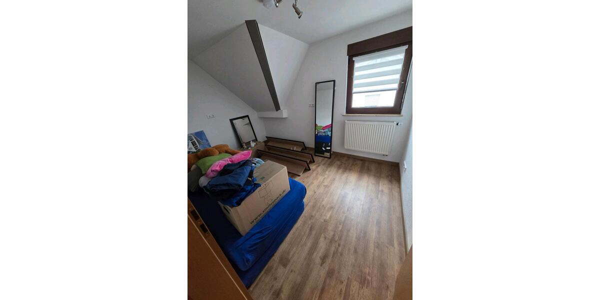 Dachgeschoßwohnung Auenwald - 6.5 Zimmer, 112 m&sup2;, 1.400&euro; | Angebot:26679251