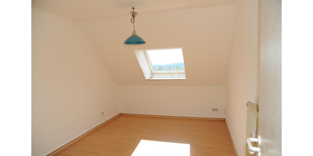 Dachgeschoßwohnung Sonneberg - 3 Zimmer, 80 m&sup2;, 510&euro; | Angebot:25962780