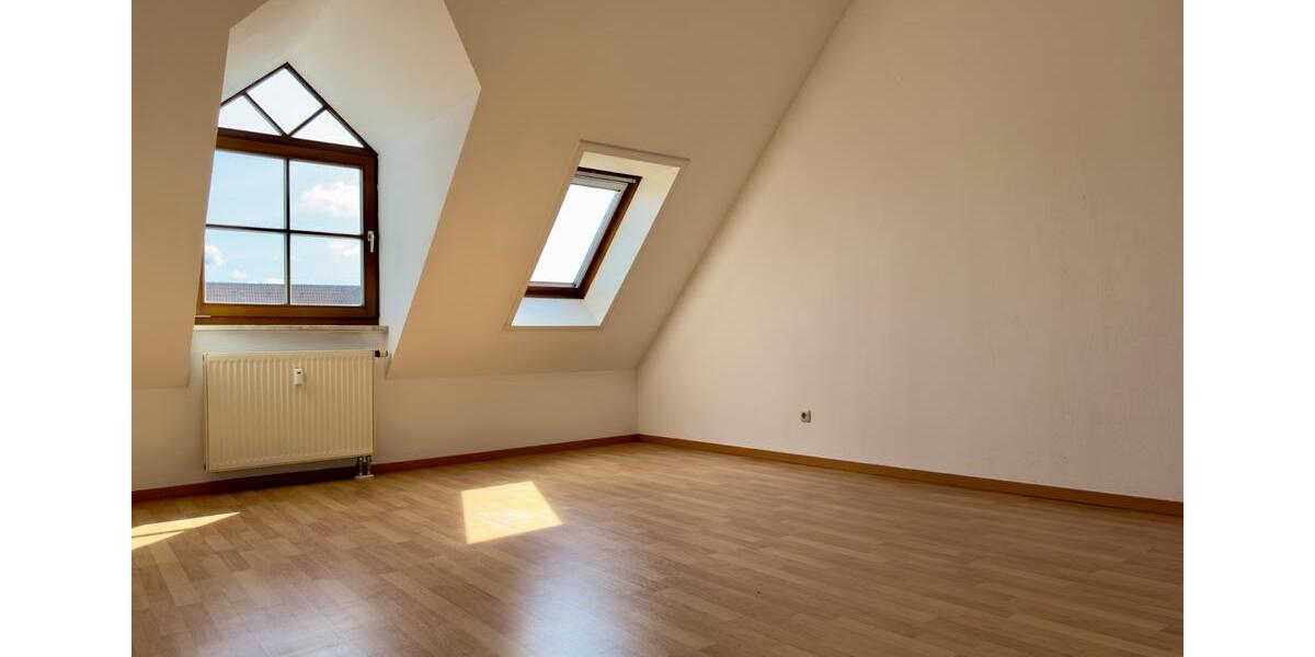 Dachgeschoßwohnung Leegebruch - 3 Zimmer, 94 m&sup2;, 1.100&euro; | Angebot:26647996