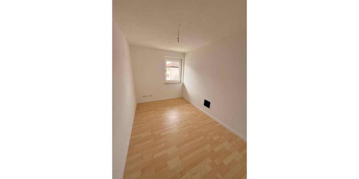Doppelhaushälfte Vellberg - 7 Zimmer, 95 m&sup2;, 950&euro; | Angebot:25458791