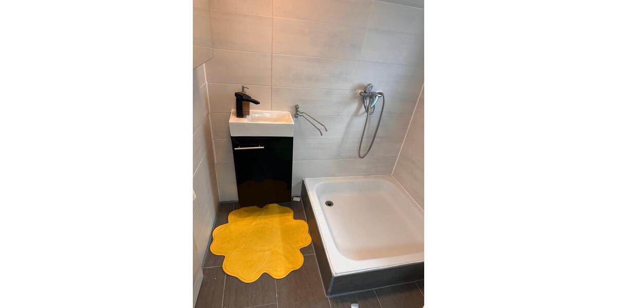 Wohnen auf Zeit Friedrichshafen - 5 Zimmer, 15 m&sup2;, 600&euro; | Angebot:26005694