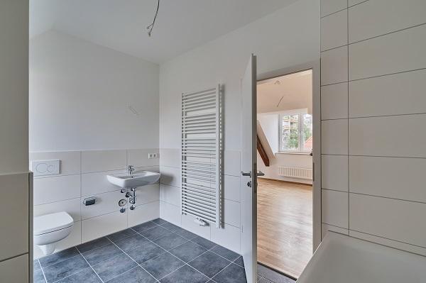 Dachgeschoss Style 3 Zimmer-Wohnung mit Einbauküche!