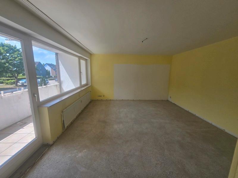 Sanierte Wohnung in Hassels mit großem Balkon
