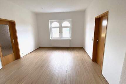 Wohnung Flöha - 2 Zimmer, 67 m&sup2;, 350&euro; | Angebot:25707472