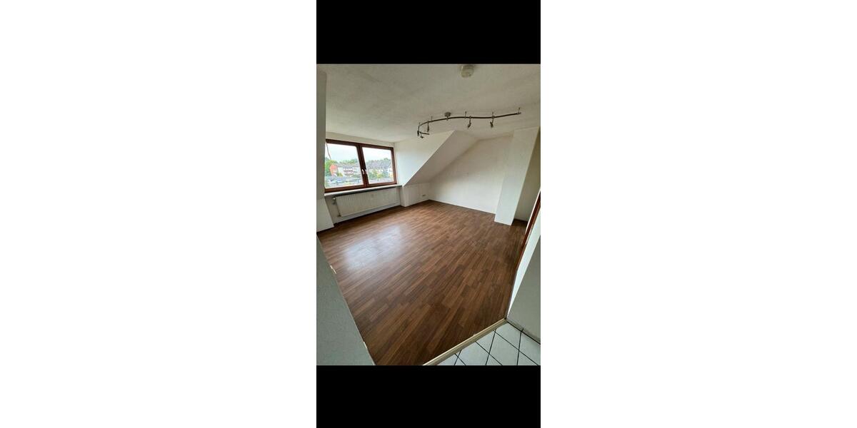 Dachgeschoßwohnung Duisburg Hamborn - 2.5 Zimmer, 42 m&sup2;, 450&euro; | Angebot:25270790