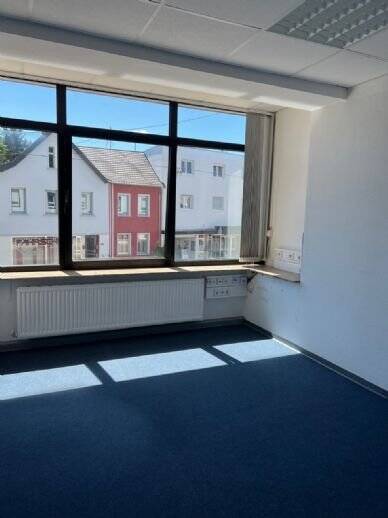 Gewerbeobjekt Schwalbach - 5 Zimmer, 143 m&sup2;, 860&euro; | Angebot:25663140