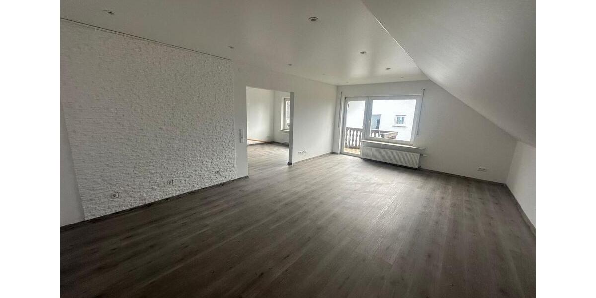 Dachgeschoßwohnung Argenthal - 3 Zimmer, 98 m&sup2;, 990&euro; | Angebot:24742687