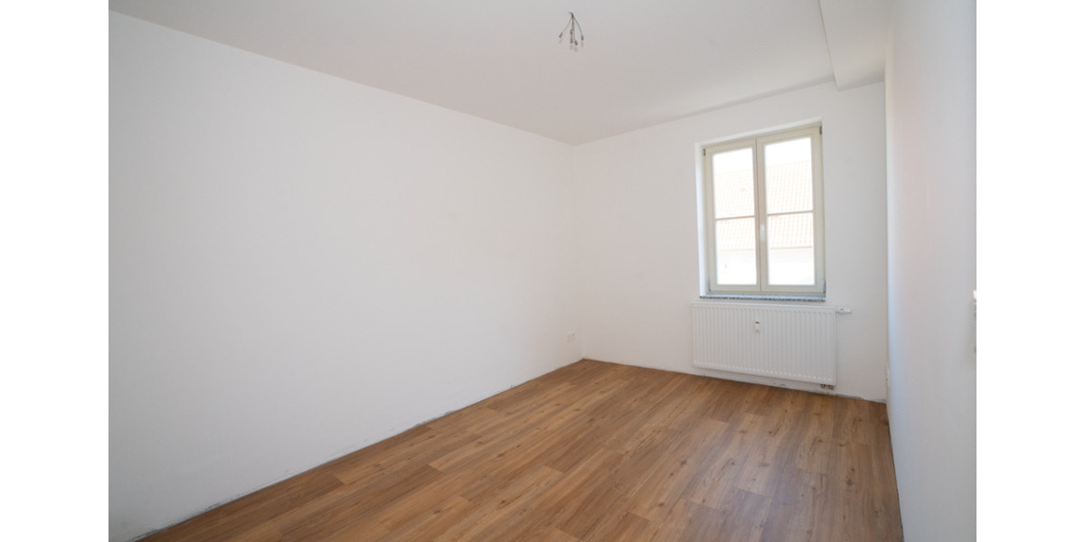Etagenwohnung Altenburg - 4 Zimmer, 92 m&sup2;, 642&euro; | Angebot:24550815