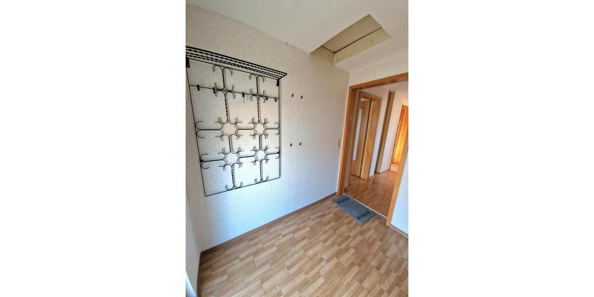 Dachgeschoßwohnung Obersulm - 3 Zimmer, 65 m&sup2;, 900&euro; | Angebot:25843640