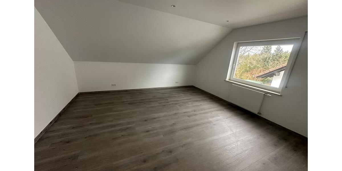 Dachgeschoßwohnung Argenthal - 3 Zimmer, 98 m&sup2;, 990&euro; | Angebot:24742687