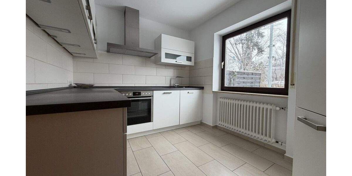 Reihenmittelhaus Uttenreuth - 8 Zimmer, 148 m&sup2;, 1.800&euro; | Angebot:24808672