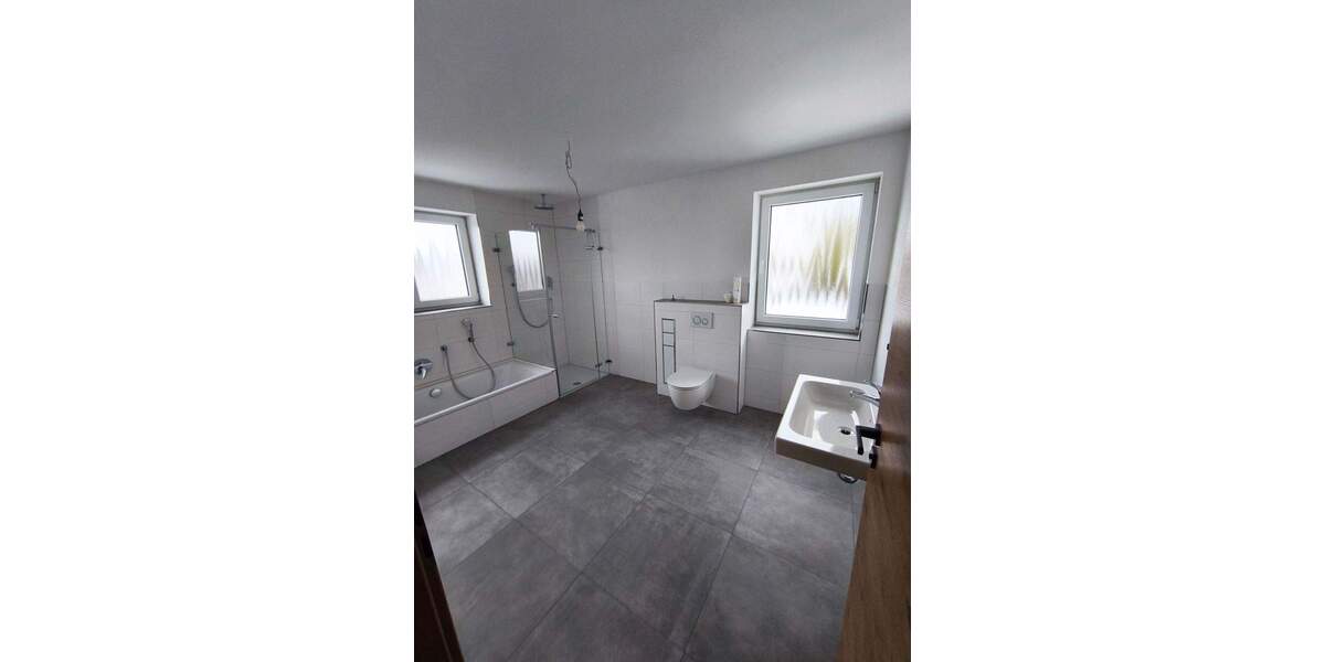 Einfamilienhaus Igensdorf Pettensiedel - 1 Zimmer, 240 m&sup2;, 2.200&euro; | Angebot:25770176