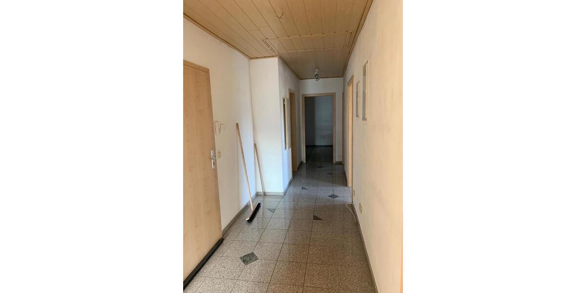 Etagenwohnung Döhlau - 4 Zimmer, 100 m&sup2;, 788&euro; | Angebot:26269088