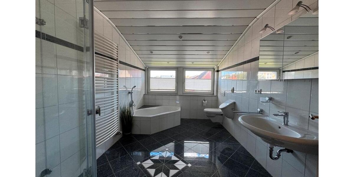 Wohnen in Schwaney: 4ZKBB Wohnung mit gehobener Ausstattung zimmer