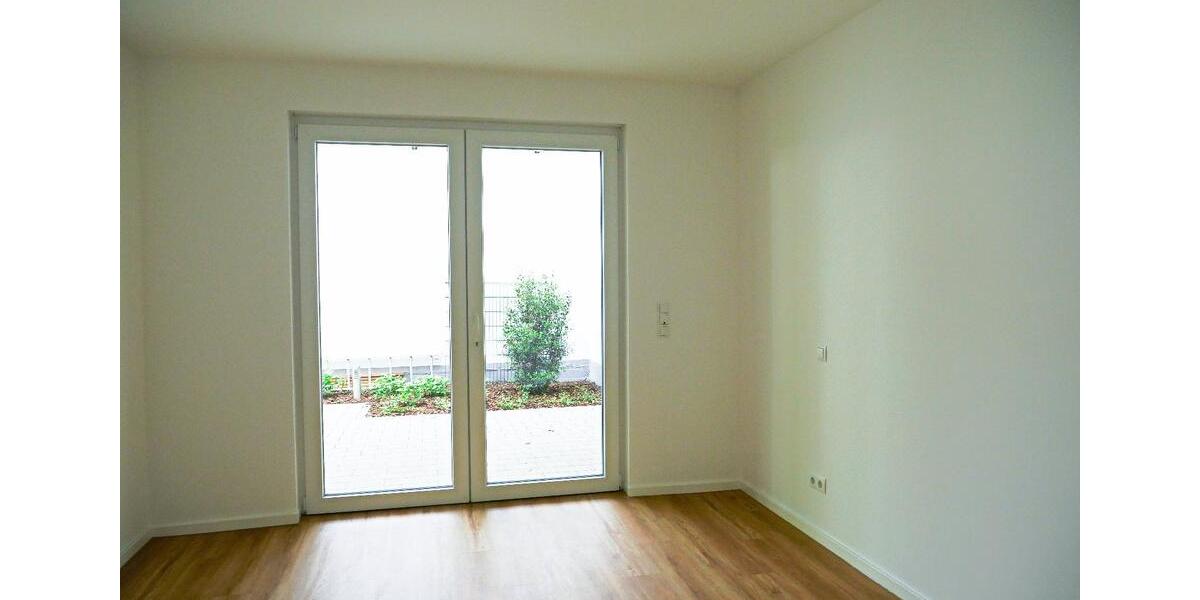 Erdgeschoßwohnung Frankfurt am Main Ost - 2 Zimmer, 82 m&sup2;, 1.400&euro; | Angebot:25129076