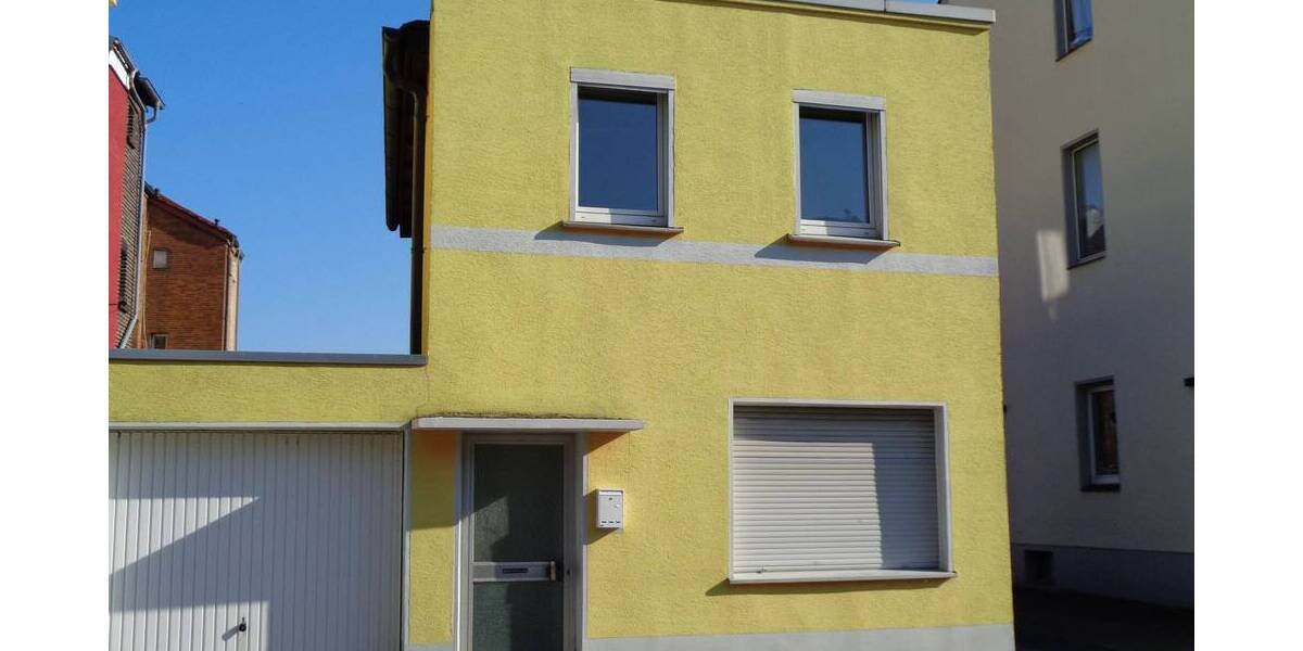 Renovierte 3-Zimmer-Erdgeschosswohnung über 2 Etagen mit eigenem Hauseingang 3 zimmer