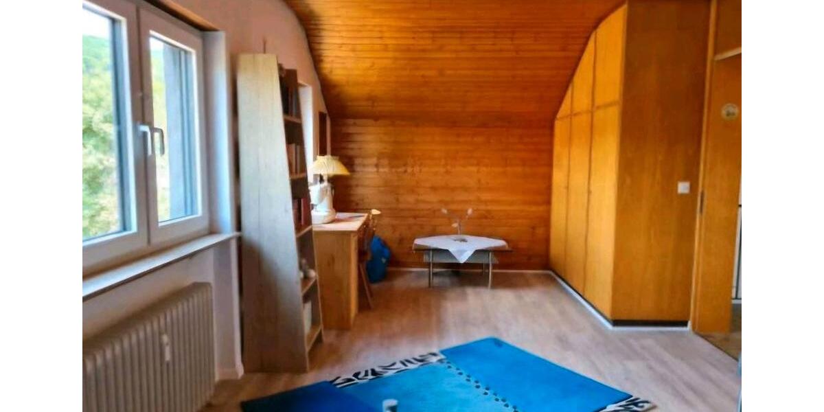 Etagenwohnung Sachsenheim - 5.5 Zimmer, 147 m&sup2;, 1.470&euro; | Angebot:26607087