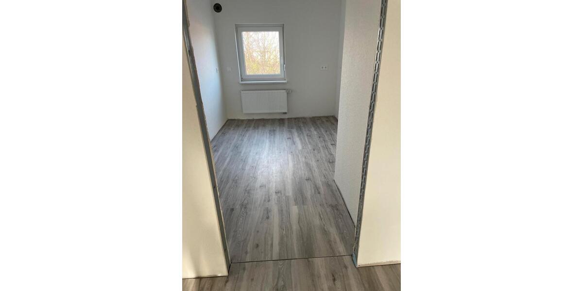 Dachgeschoßwohnung Neubrandenburg Datzeberg - 3 Zimmer, 68 m&sup2;, 648&euro; | Angebot:26535003