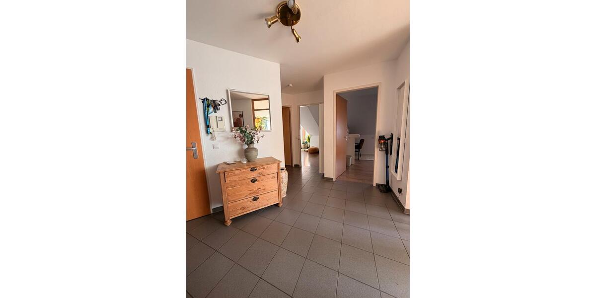 Dachgeschoßwohnung Gütersloh - 3 Zimmer, 104 m&sup2;, 950&euro; | Angebot:24849014