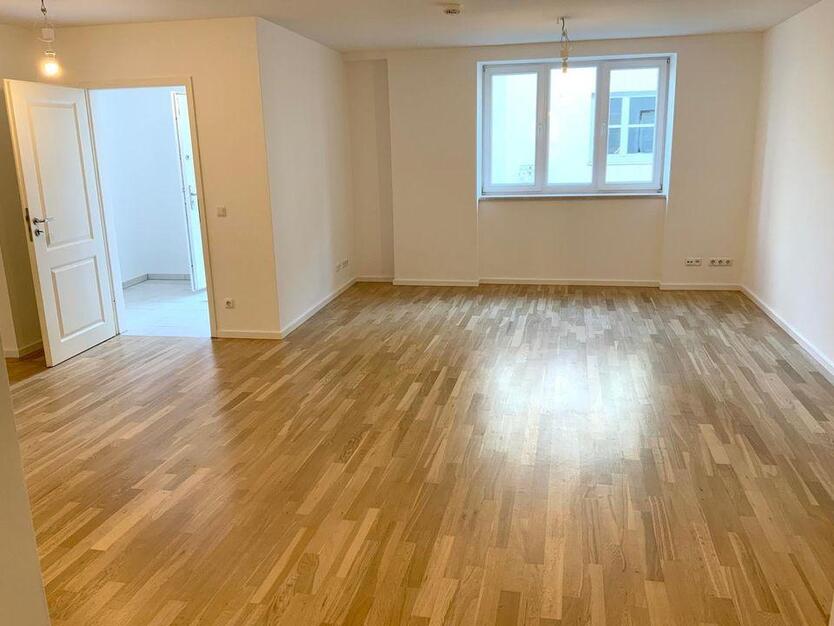 schöne, frisch renovierte 1-ZKB-Wohnung, IN Zentrum