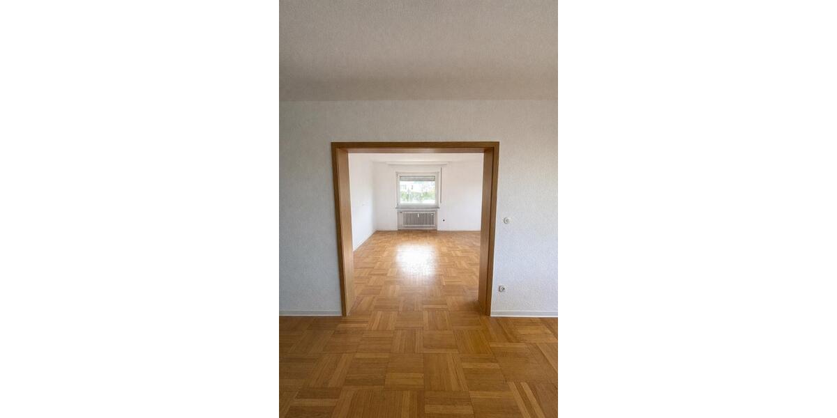 Etagenwohnung Ludwigsburg Hoheneck - 5.5 Zimmer, 135 m&sup2;, 1.800&euro; | Angebot:25993866