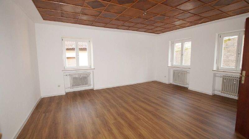 Etagenwohnung Straubing - 4 Zimmer, 103 m&sup2;, 700&euro; | Angebot:25899565