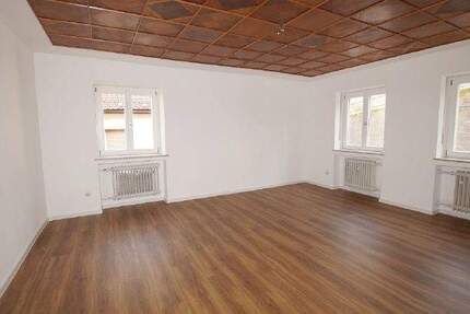 Wohnung Straubing - 4 Zimmer, 103 m&sup2;, 700&euro; | Angebot:25899565