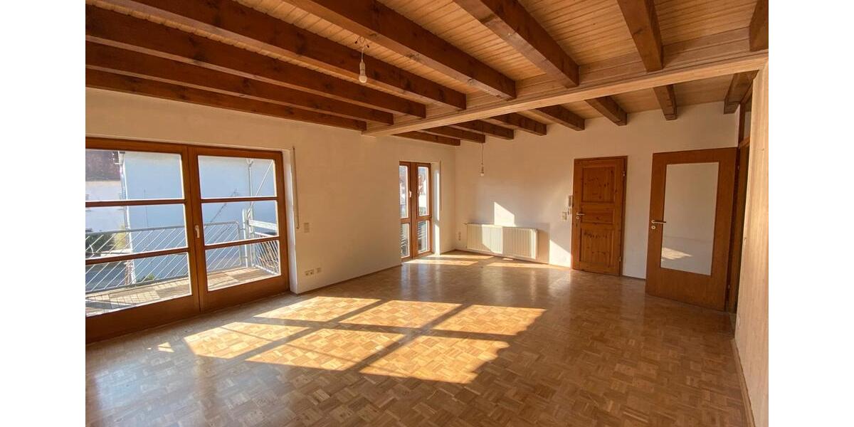 Etagenwohnung Idstein - 4 Zimmer, 130 m&sup2;, 1.300&euro; | Angebot:26482961