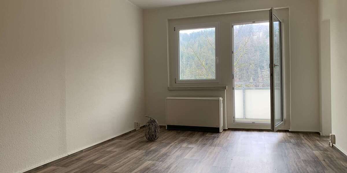Etagenwohnung Zschopau - 3 Zimmer, 55 m&sup2;, 275&euro; | Angebot:25988762