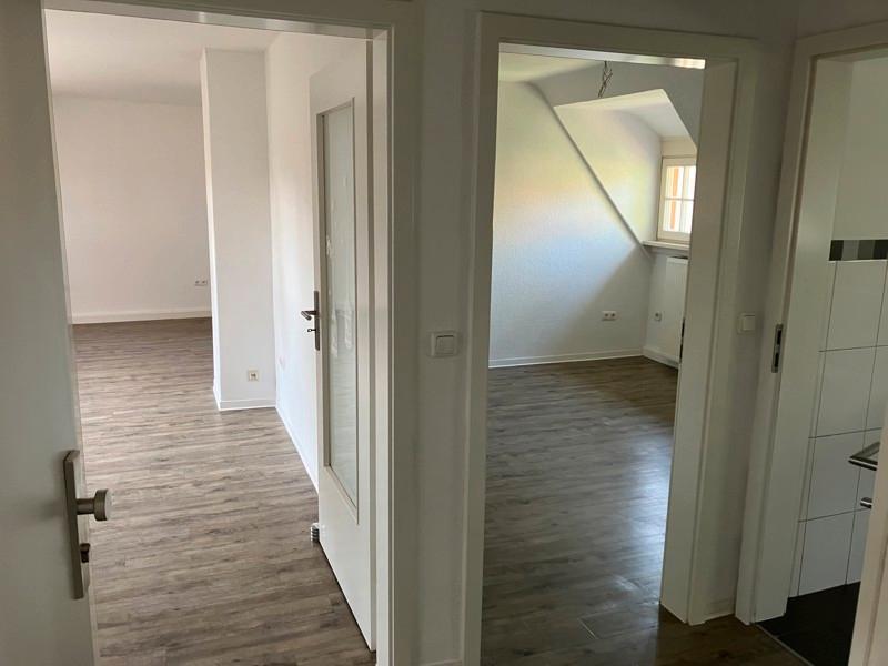 Individuelle 3-Zimmer-Dachgeschosswohnung in guter Wohnlage zimmer