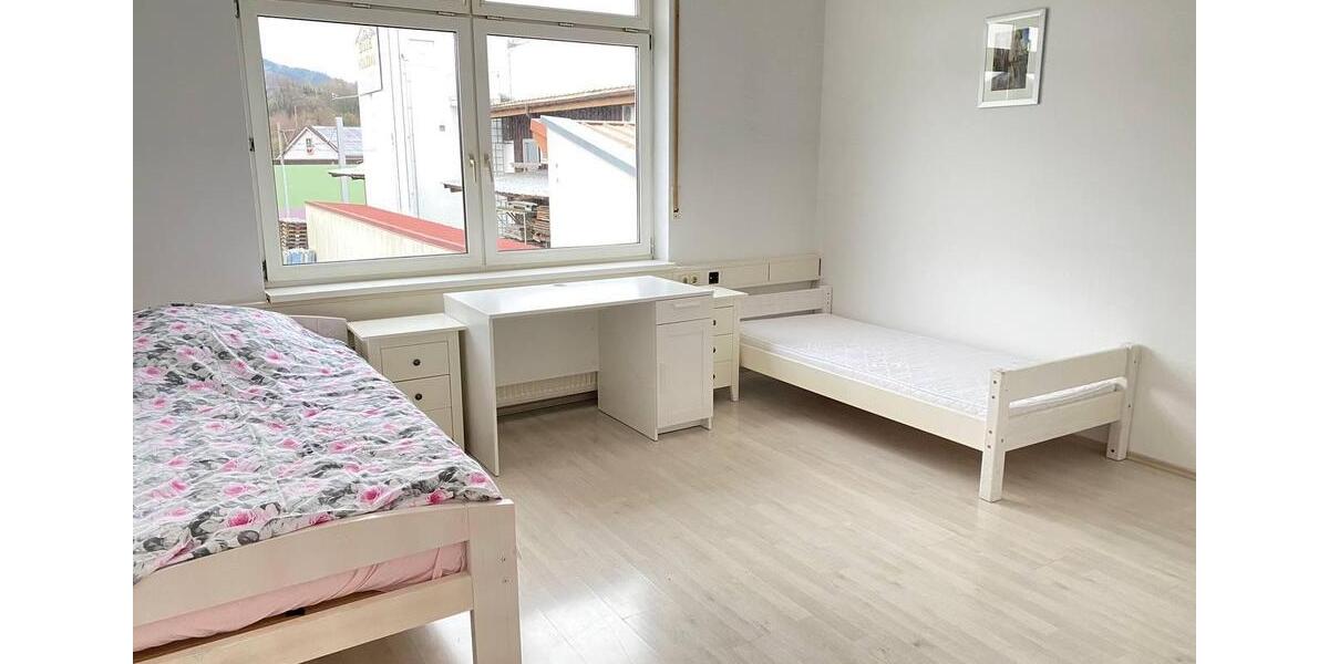 Wohnen auf Zeit Baden-Baden Baden - 5 Zimmer, 150 m&sup2;, 30&euro; | Angebot:24650407