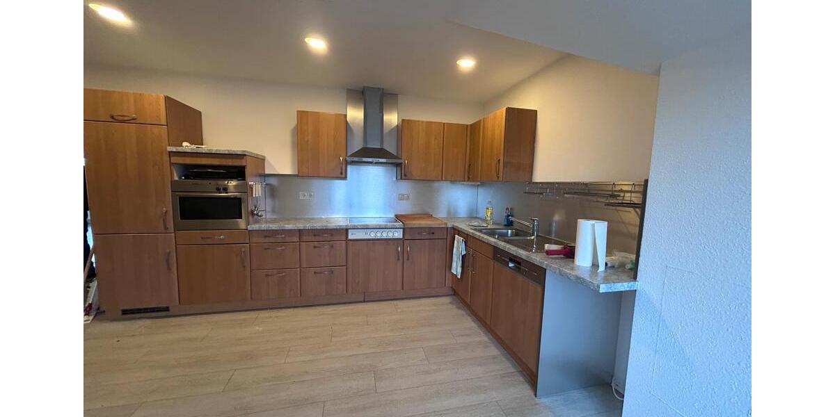 Dachgeschoßwohnung Morsbach - 3 Zimmer, 138 m&sup2;, 1.100&euro; | Angebot:24804592