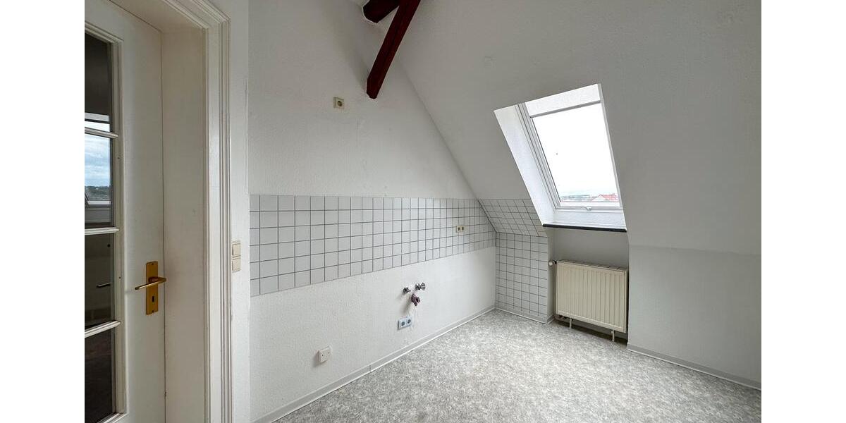 Gemütliche Dachgeschosswohnung mit tollem Ausblick über die Dächer Naumburgs! 2 zimmer