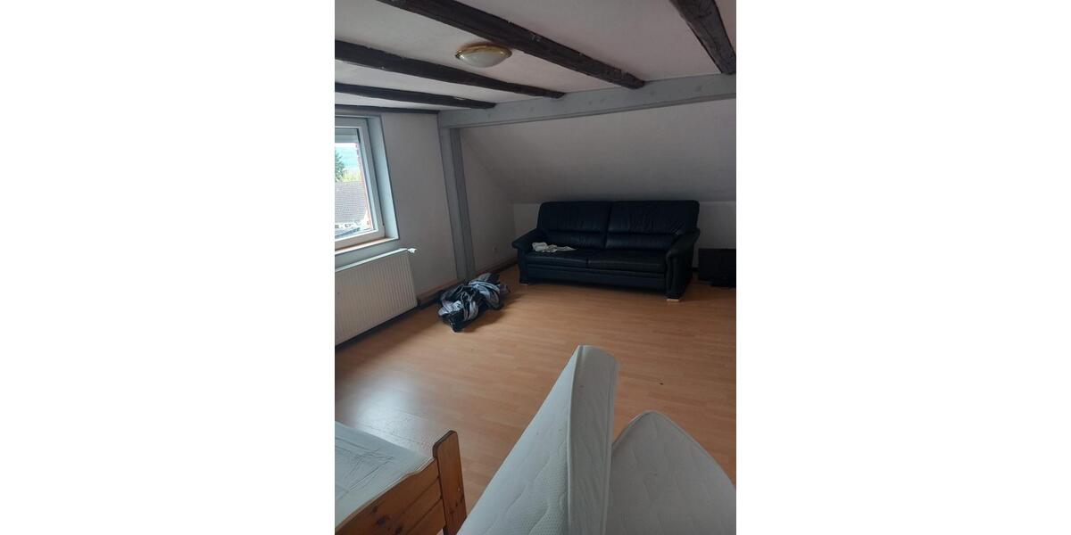 Etagenwohnung Lügde - 5 Zimmer, 130 m&sup2;, 850&euro; | Angebot:26254886