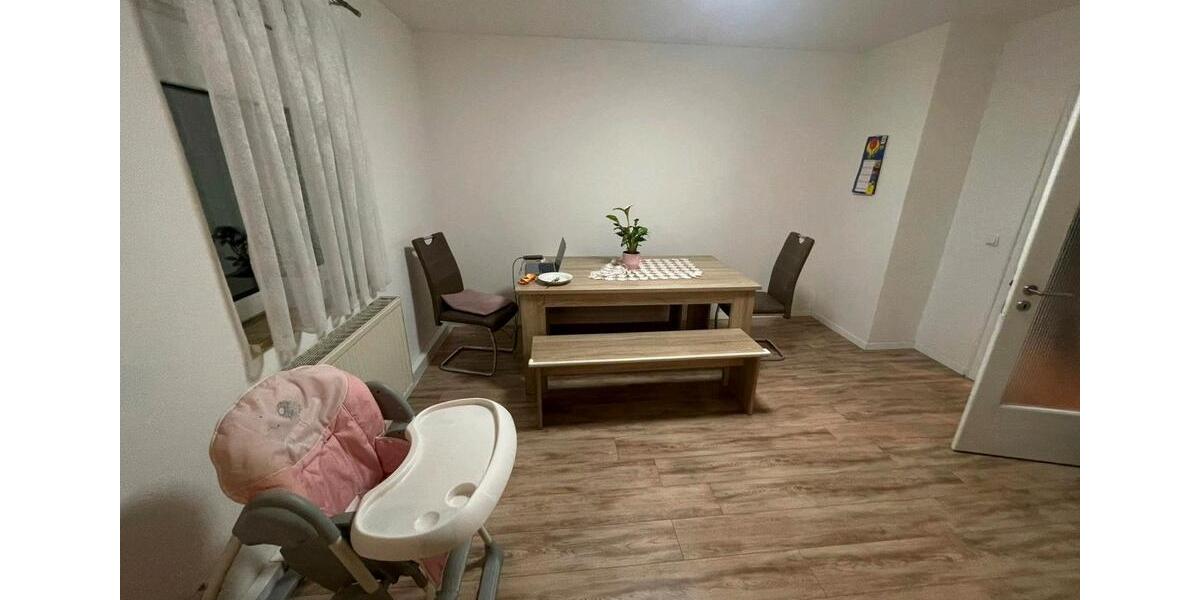 Etagenwohnung Michelau in Oberfranken - 4 Zimmer, 130 m&sup2;, 750&euro; | Angebot:25986589