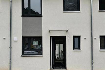 Effizienter Neubau mit PV-Anlage und Wärmepumpe 5 zimmer