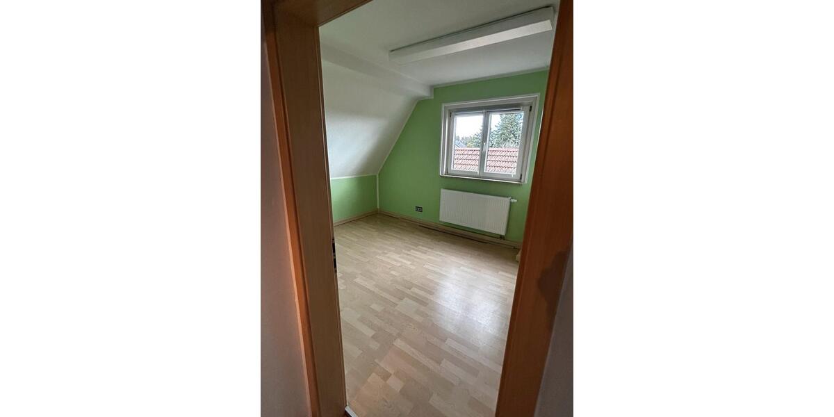 Dachgeschoßwohnung Neuweiler - 4.5 Zimmer, 110 m&sup2;, 1.200&euro; | Angebot:25398892