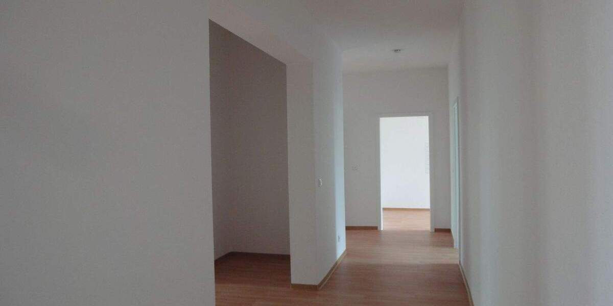 Etagenwohnung Dessau-Roßlau Innenstadt - 4 Zimmer, 121 m&sup2;, 800&euro; | Angebot:25926545
