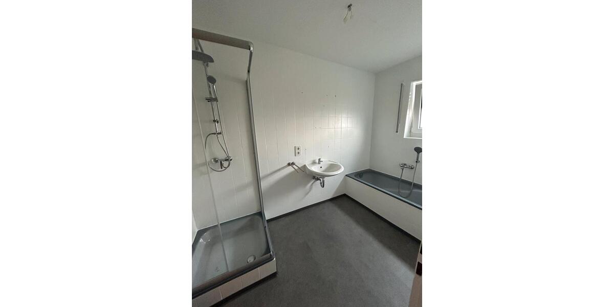 Etagenwohnung Mitteleschenbach - 5 Zimmer, 120 m&sup2;, 850&euro; | Angebot:26215565
