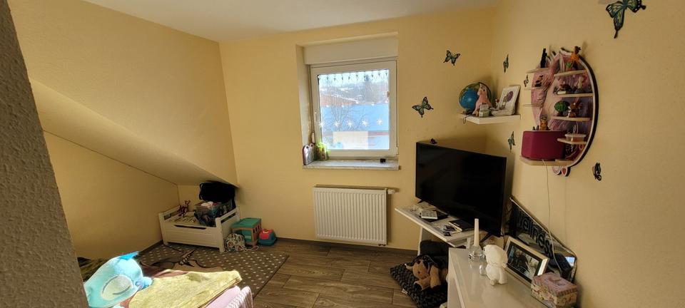 Dachgeschoßwohnung Schleiz - 4 Zimmer, 88 m&sup2;, 660&euro; | Angebot:24830853