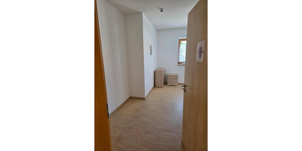Erdgeschoßwohnung Ruhla - 1 Zimmer, 35 m&sup2;, 311&euro; | Angebot:26335780