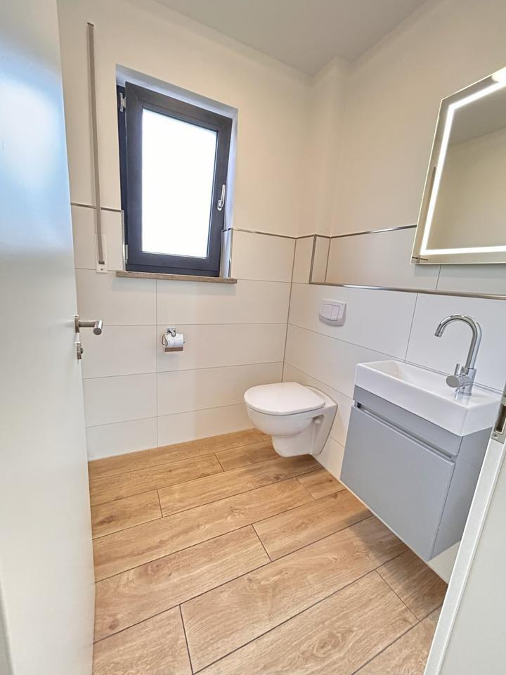 3-Zimmer-Wohnung mit Terrasse, Loggia und hochw. Ausstattung