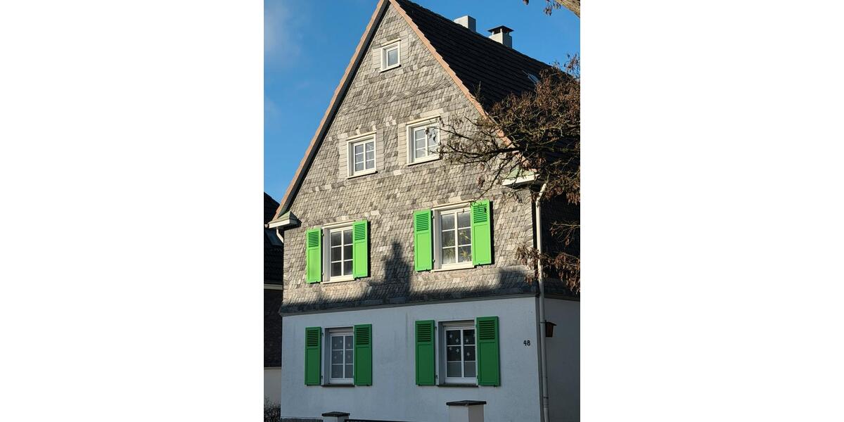 Zentrale 2-Zi.-DG-Wohnung in Lüttringhausen, renoviert & hell 2 zimmer