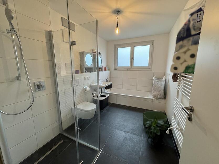 Moderne 3-Zimmer Wohnung mit Balkon und Loggia sowie TG-Stellplatz im Dichterviertel zu vermieten! zimmer