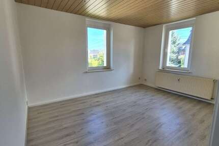 Wohnung zum Mieten in Lugau 330 € 60 m² 3 zimmer