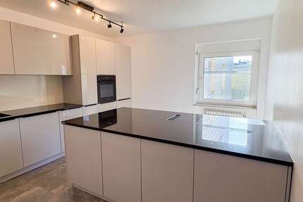 Wohnung Dobel - 3 Zimmer, 95 m&sup2;, 900&euro; | Angebot:25353512