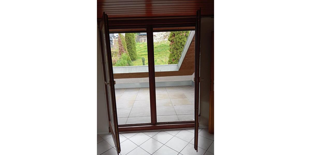 Dachgeschoßwohnung Sinsheim - 3 Zimmer, 100 m&sup2;, 680&euro; | Angebot:25105272